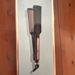 Conair InfinitiPro Pink and Black Flat Iron Hair Straightener